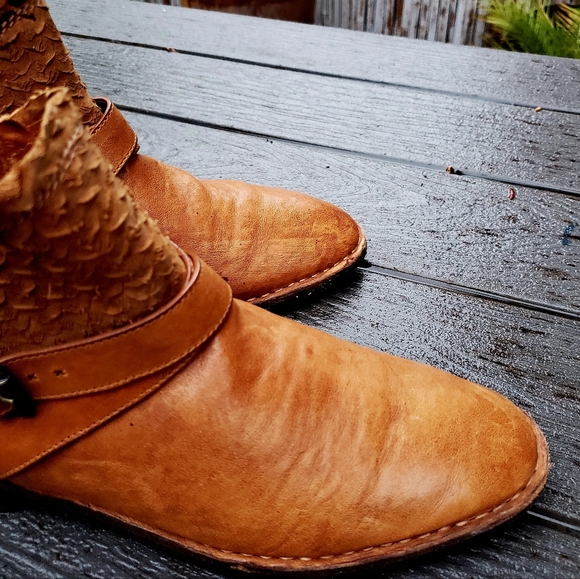 TRASK Alexa Ankle Boots - Picture 6 of 12